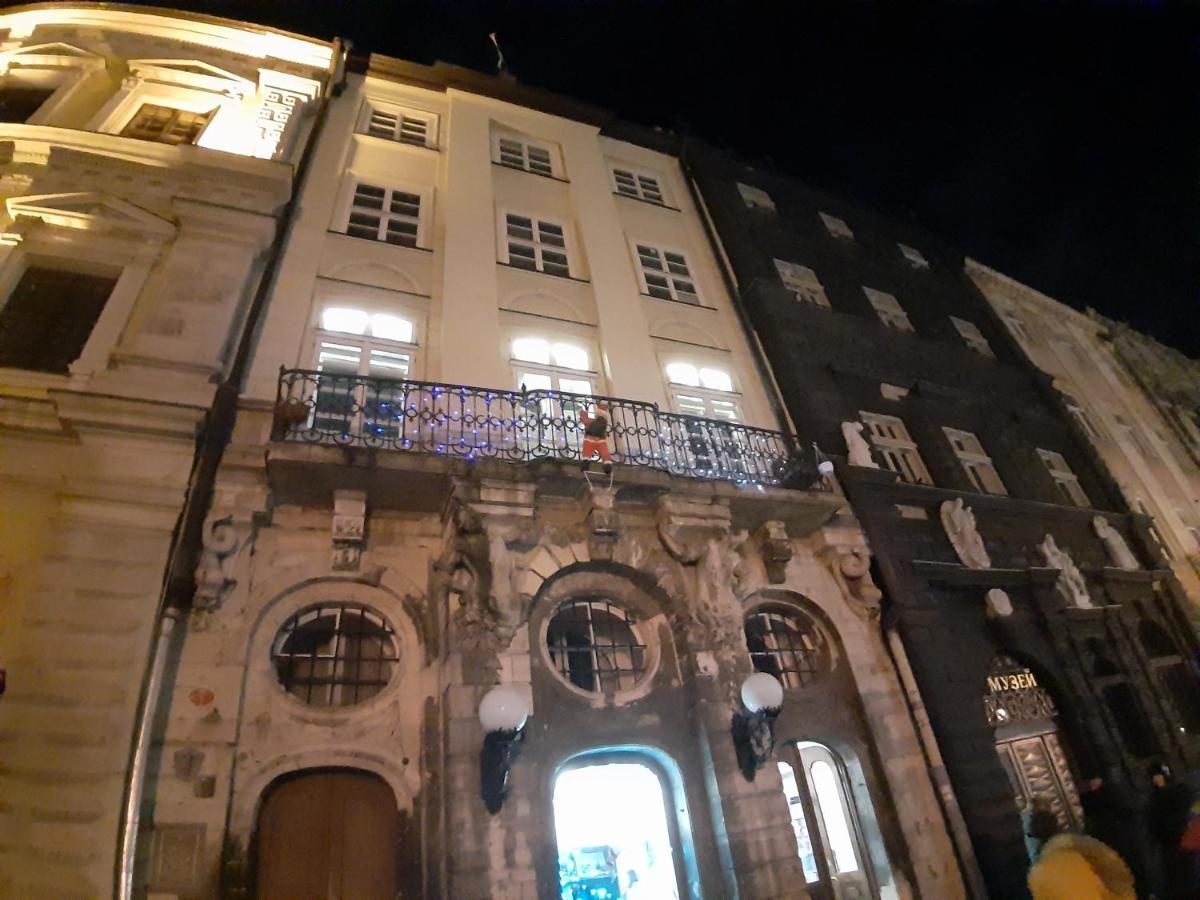 Artrooms -Round Windows Rynok Sq 利沃夫 外观 照片
