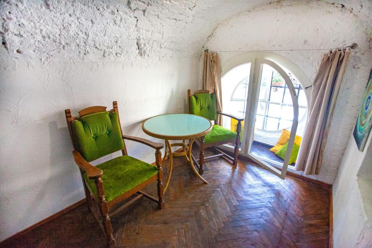 Artrooms -Round Windows Rynok Sq 利沃夫 外观 照片